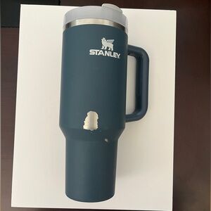 *^Used** THE QUENCHER H2.0 FLOWSTATE™ TUMBLER | 40 OZ
* No straw